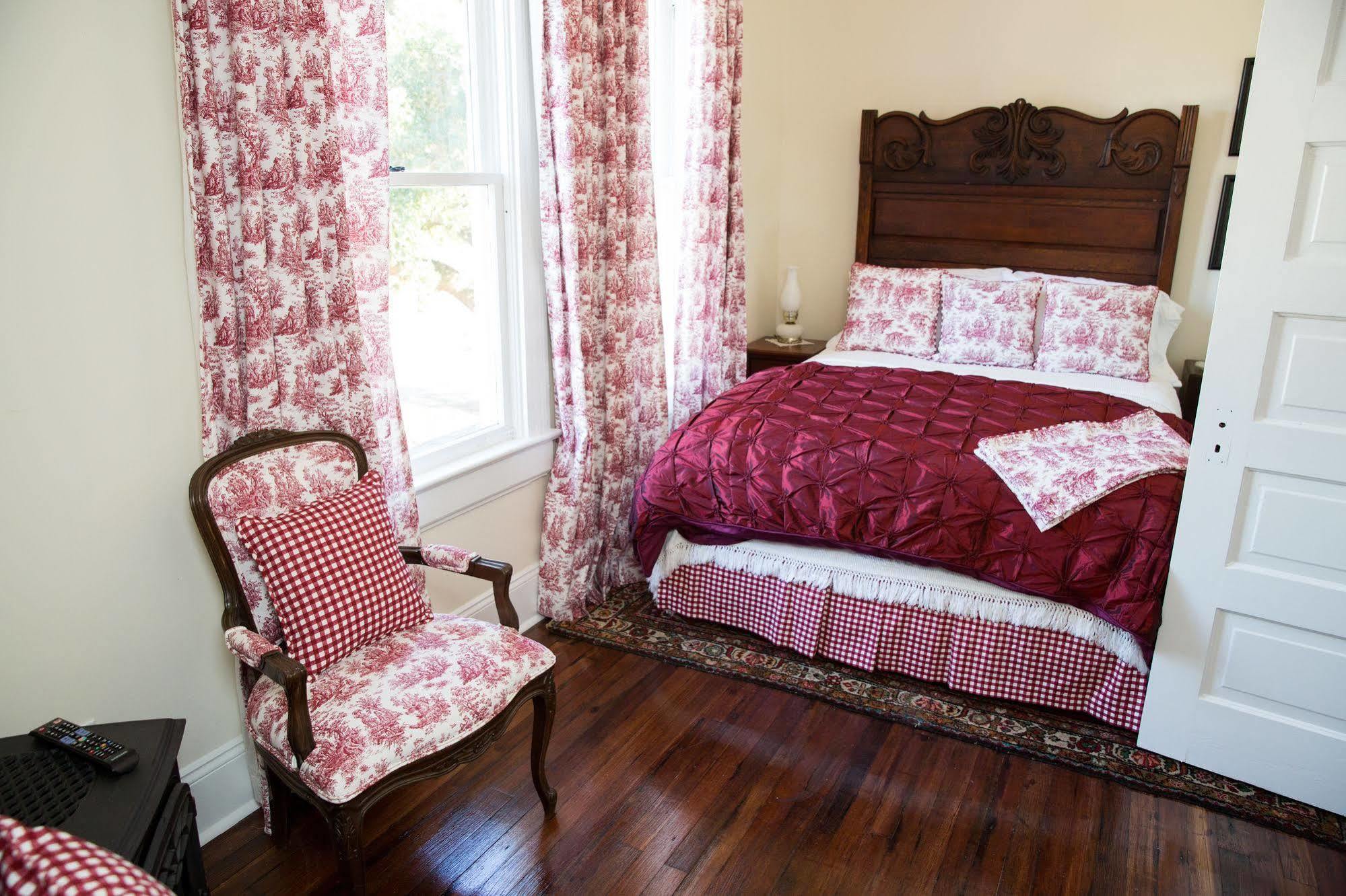 The Guest House At Gulfport Landing Экстерьер фото